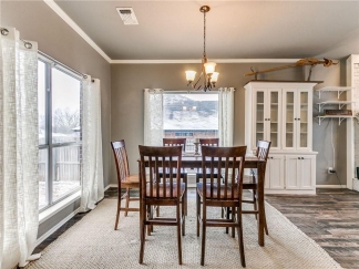 Gorgeous Home Located In Choctaw!!!