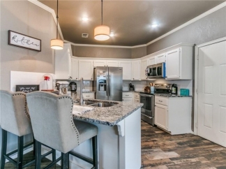 Gorgeous Home Located In Choctaw!!!