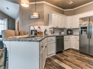 Gorgeous Home Located In Choctaw!!!