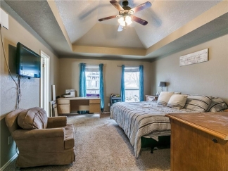 Gorgeous Home Located In Choctaw!!!