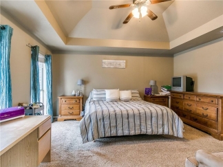 Gorgeous Home Located In Choctaw!!!