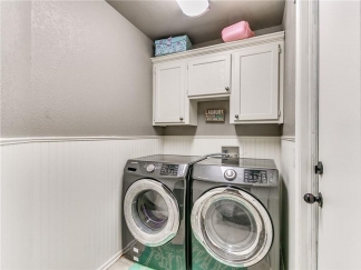 Gorgeous Home Located In Choctaw!!!