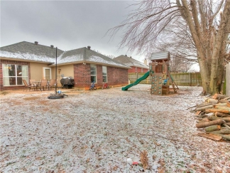 Gorgeous Home Located In Choctaw!!!