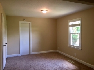 Renovated 3 bedroom Ranch In Princeton, Apply now!