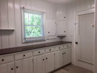 Renovated 3 bedroom Ranch In Princeton, Apply now!