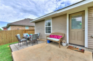 Charming 4 bedroom 2 bath only minutes from Tinker AFB!