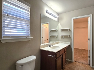 Charming 4 bedroom 2 bath only minutes from Tinker AFB!