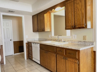 Great Home in Moore Schools ~ Close & Convenient to Highways & Shopping! - COMING SOON!