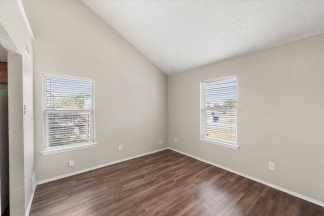 Cute Corner 2 bedroom in Mansfield