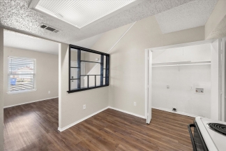 Cute Corner 2 bedroom in Mansfield