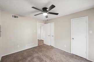 Cute Corner 2 bedroom in Mansfield