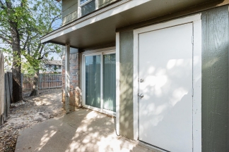 Cute Corner 2 bedroom in Mansfield