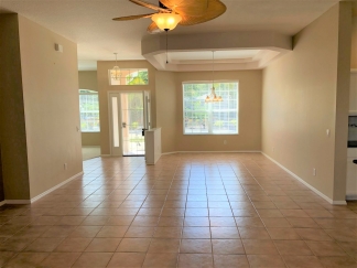 Venice Stunning 2-Bed, 2-Bath Home plus Den