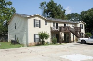 Spacious 3 Bedroom Apartment!!!