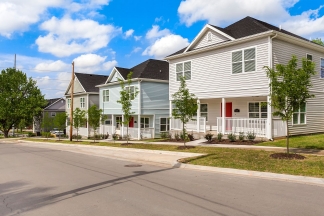 *$500 GIFT CARD With 12 Month Lease* Whitham Cottages- Walk to Campus!