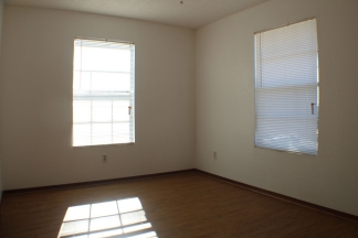 Available for Showing Now! 18-Month Lease Offer!! Wonderful Duplex in a Convenient Location!!!