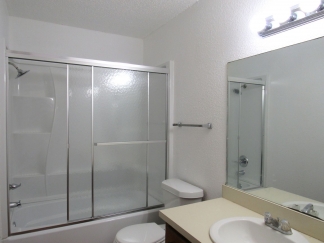 Available for Showing Now! 18-Month Lease Offer!! Wonderful Duplex in a Convenient Location!!!