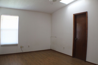 Available for Showing Now! 18-Month Lease Offer!! Wonderful Duplex in a Convenient Location!!!