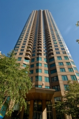 Luxury 2BR/1.5BA Condo in River North