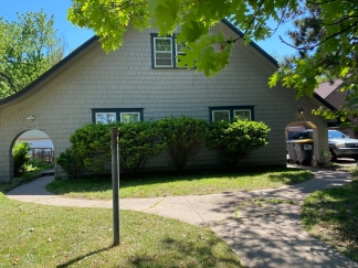 COLLEGE HILL DUPLEX w/2 car garage