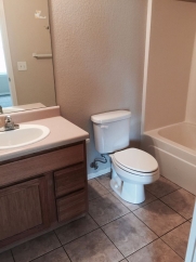 3 bedroom 2 bathroom Duplex in Centerton!