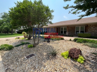 Great Location - 2 Bed/2 Bath - Move In Ready!