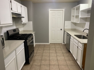 Updated 3 BR in Rogers