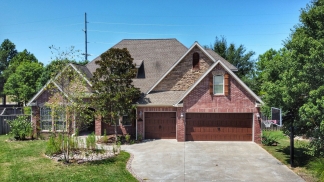 Luxury 4 Bedroom in the Heart of Bentonville!