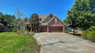 Luxury 4 Bedroom in the Heart of Bentonville!
