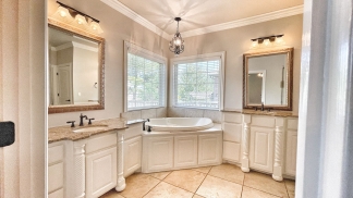 Luxury 4 Bedroom in the Heart of Bentonville!