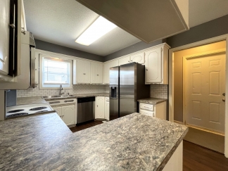 "Lake Hefner Haven: Experience the Allure of a Stunning 3/2 Home!"