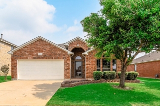 Gorgeous 3bed/2bath perfectly located in South Arlington!