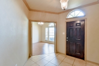 Gorgeous 3bed/2bath perfectly located in South Arlington!