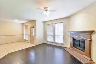 Gorgeous 3bed/2bath perfectly located in South Arlington!