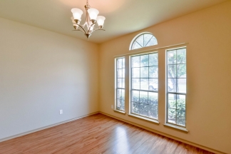 Gorgeous 3bed/2bath perfectly located in South Arlington!
