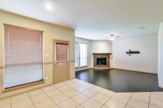 Gorgeous 3bed/2bath perfectly located in South Arlington!