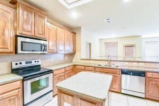 Gorgeous 3bed/2bath perfectly located in South Arlington!