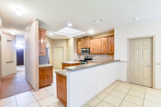 Gorgeous 3bed/2bath perfectly located in South Arlington!