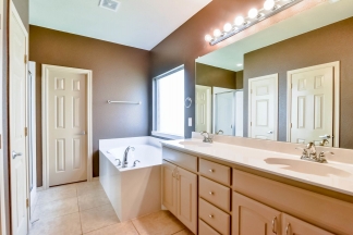 Gorgeous 3bed/2bath perfectly located in South Arlington!