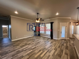 Stunning 3 Bed 2 Bath Home in Gated Lakeside Community!