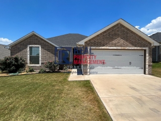 Stunning 3 Bed 2 Bath Home in Gated Lakeside Community!