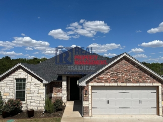 Amazing 3 Bed 2 Bath Home in Gated Lakeside Community!