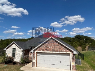 Amazing 3 Bed 2 Bath Home in Gated Lakeside Community!