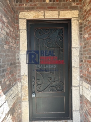 Amazing 3 Bed 2 Bath Home in Gated Lakeside Community!