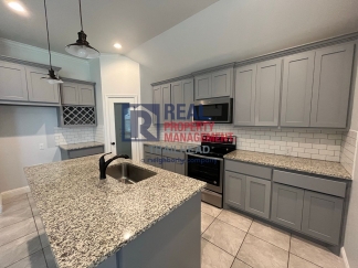 Amazing 3 Bed 2 Bath Home in Gated Lakeside Community!