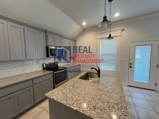 Amazing 3 Bed 2 Bath Home in Gated Lakeside Community!
