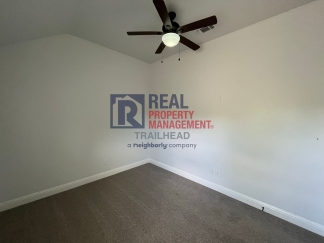 Amazing 3 Bed 2 Bath Home in Gated Lakeside Community!