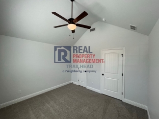 Amazing 3 Bed 2 Bath Home in Gated Lakeside Community!