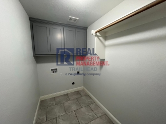 Amazing 3 Bed 2 Bath Home in Gated Lakeside Community!