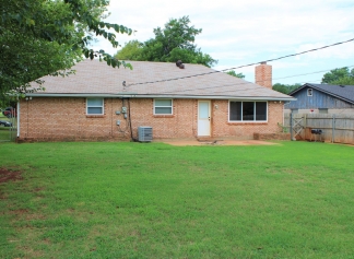 Great Home in Warr Acres Close & Convenient to Shopping & Highways!!!